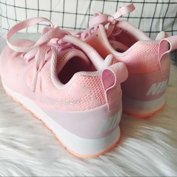 Nike women's md runner 2 br prism pink shoes NWT Nike women's md runner 2 br prism pink shoes NWT
